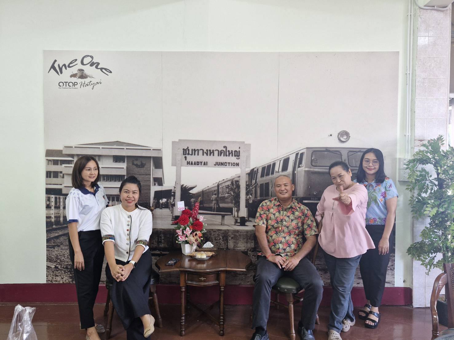 พช หาดใหญ่ Pr เชิญชวนทุกท่าน ชิมช็อปใช้ otop มากมาย ณ ร้าน The One Otop Hatyai